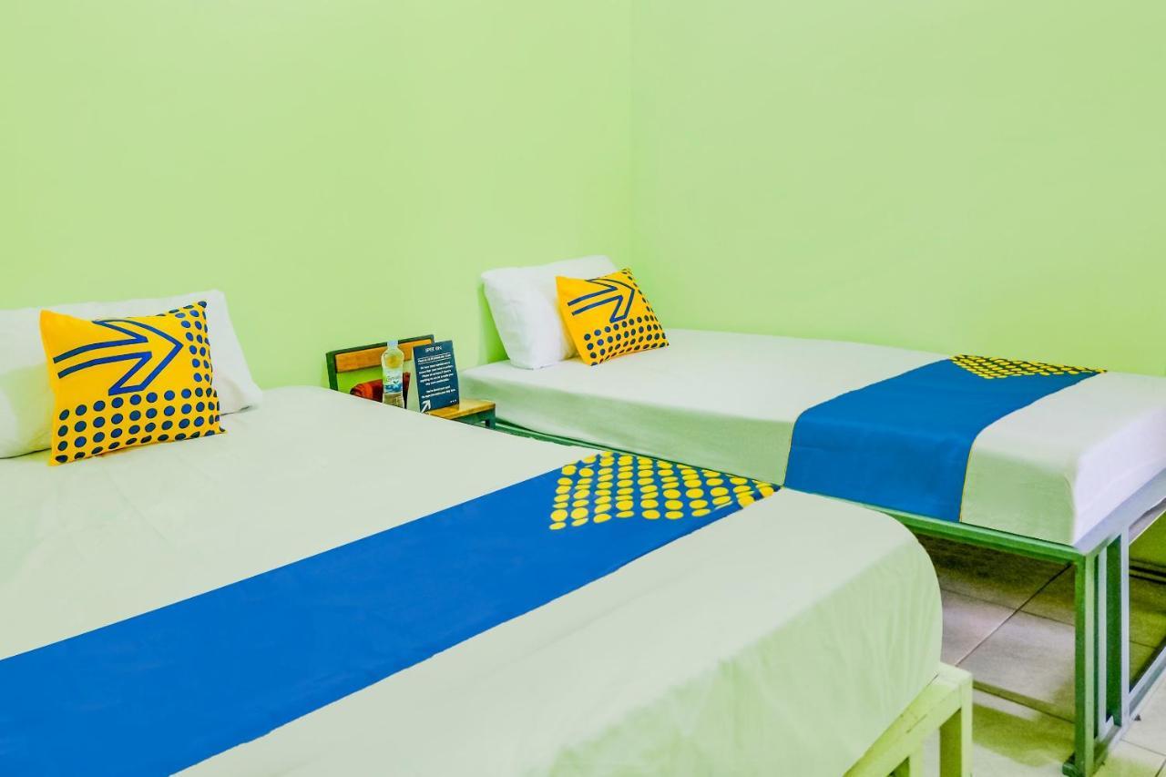לוואנג Spot On 2081 Sriwijaya Family Residence מראה חיצוני תמונה