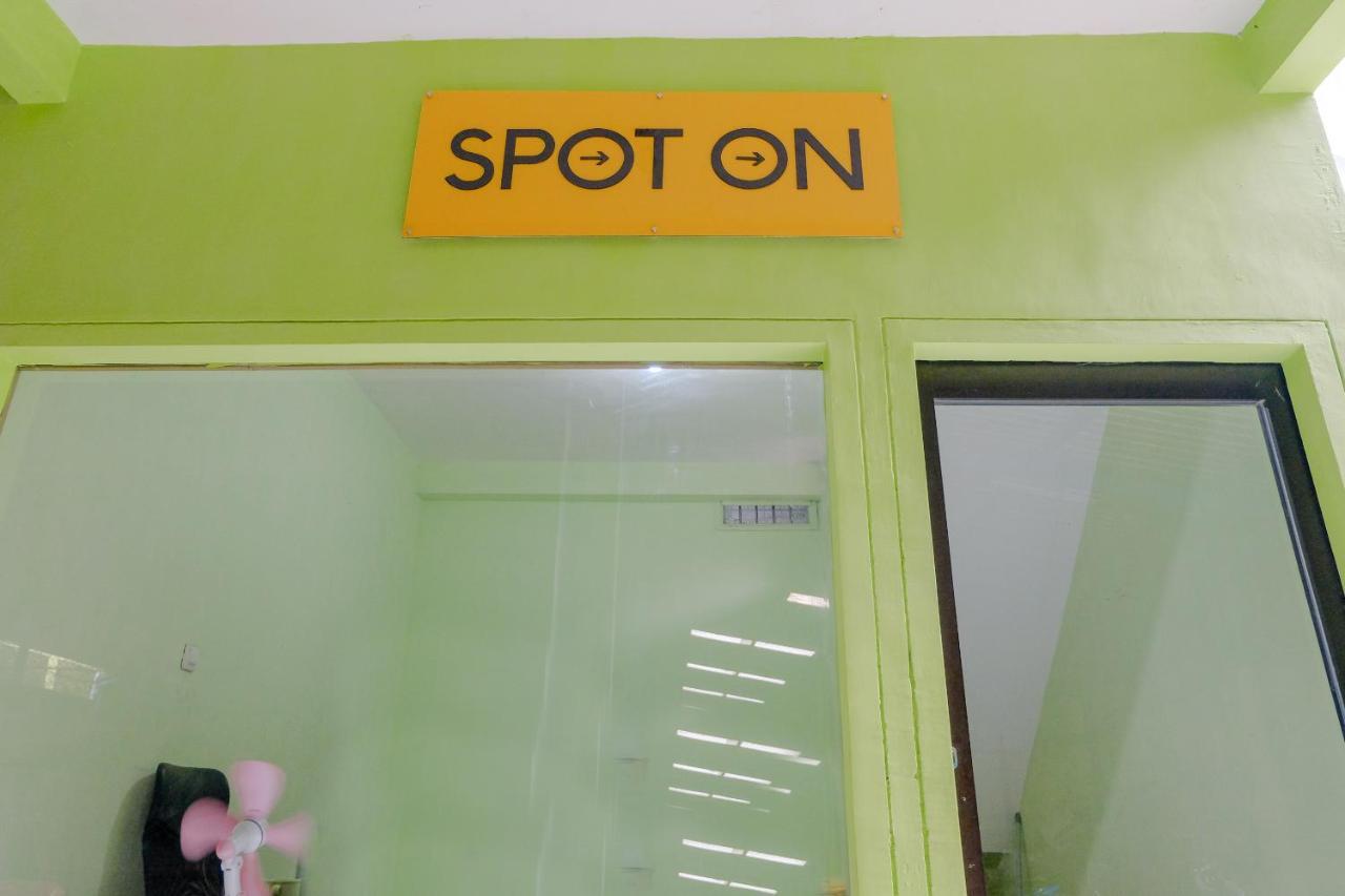 לוואנג Spot On 2081 Sriwijaya Family Residence מראה חיצוני תמונה