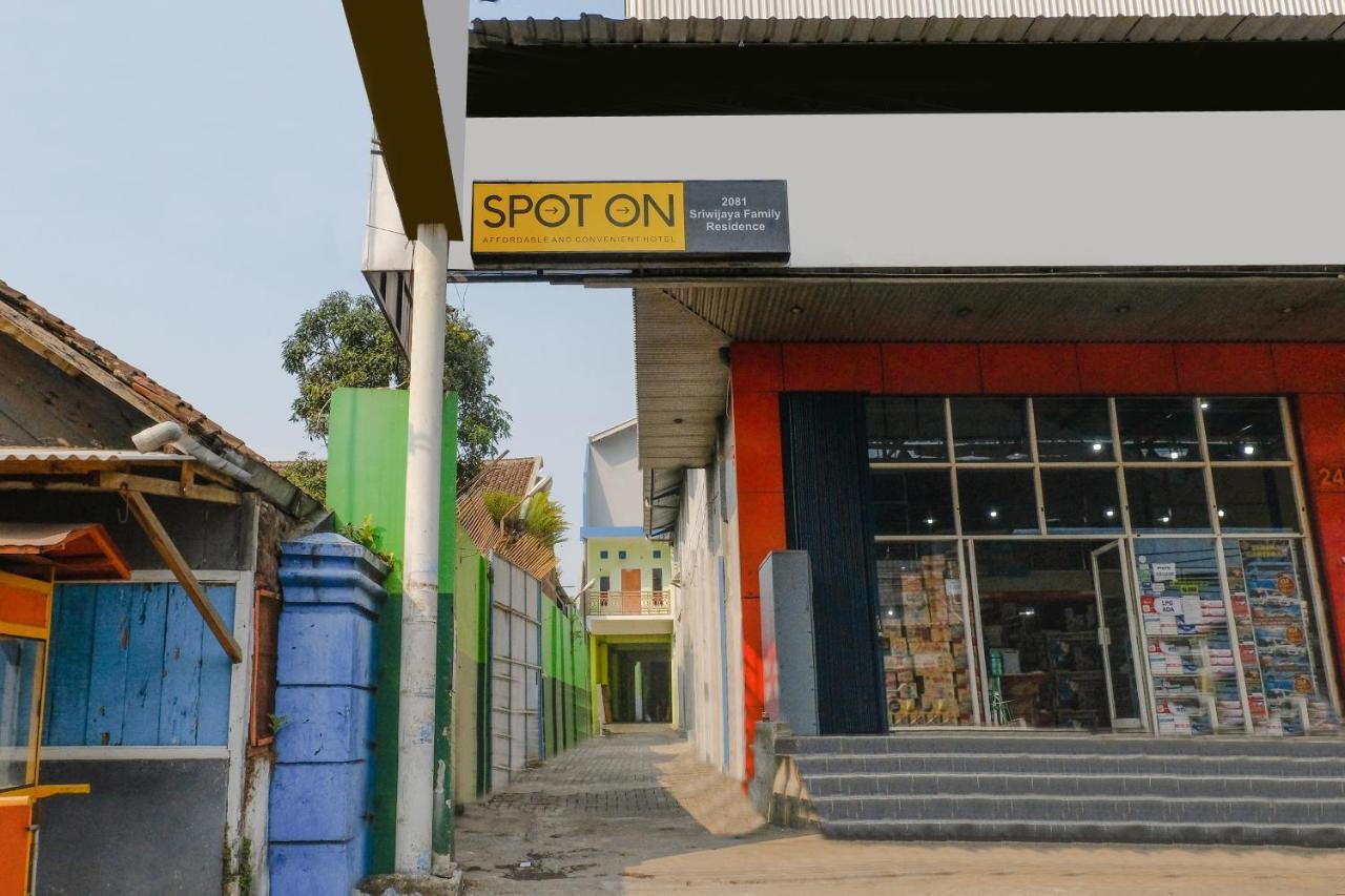 לוואנג Spot On 2081 Sriwijaya Family Residence מראה חיצוני תמונה
